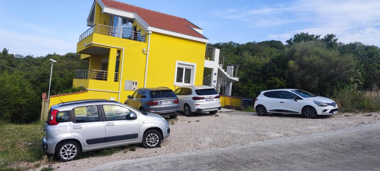 Crypto House G *
